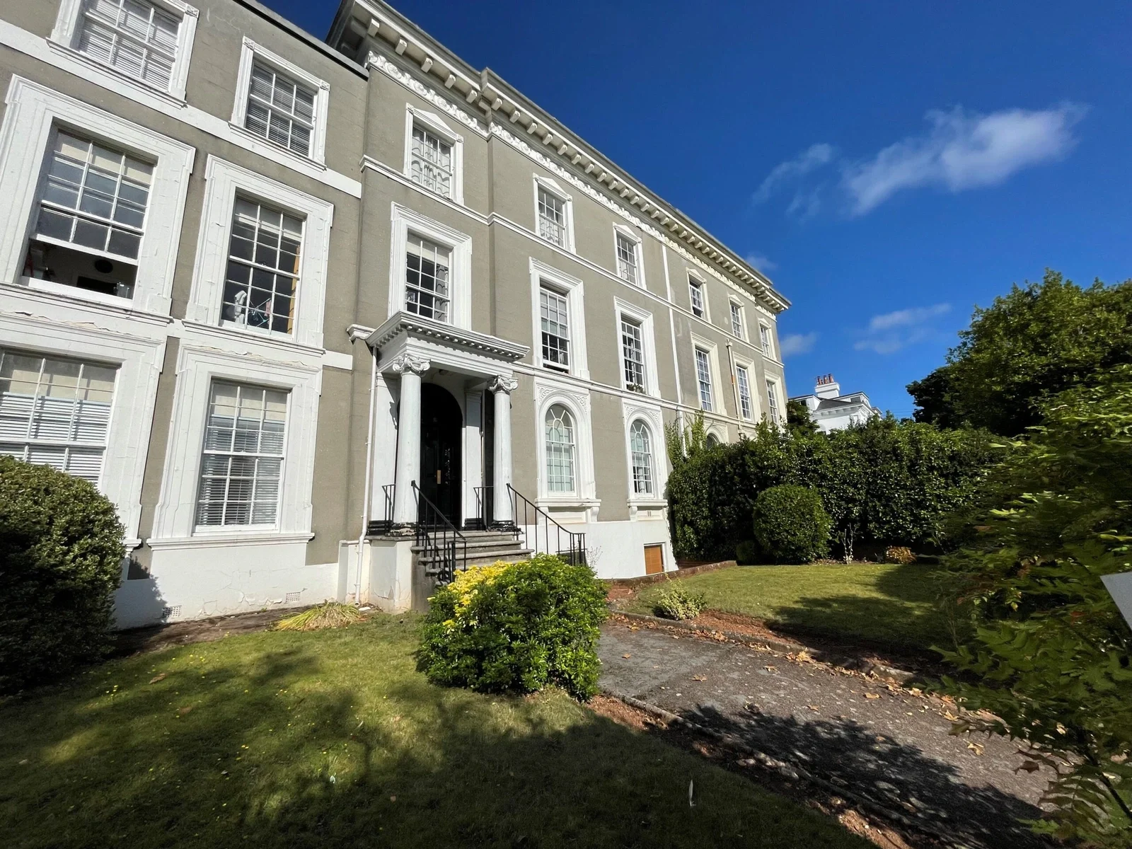 Flat Victoria Park Road in Exeter
