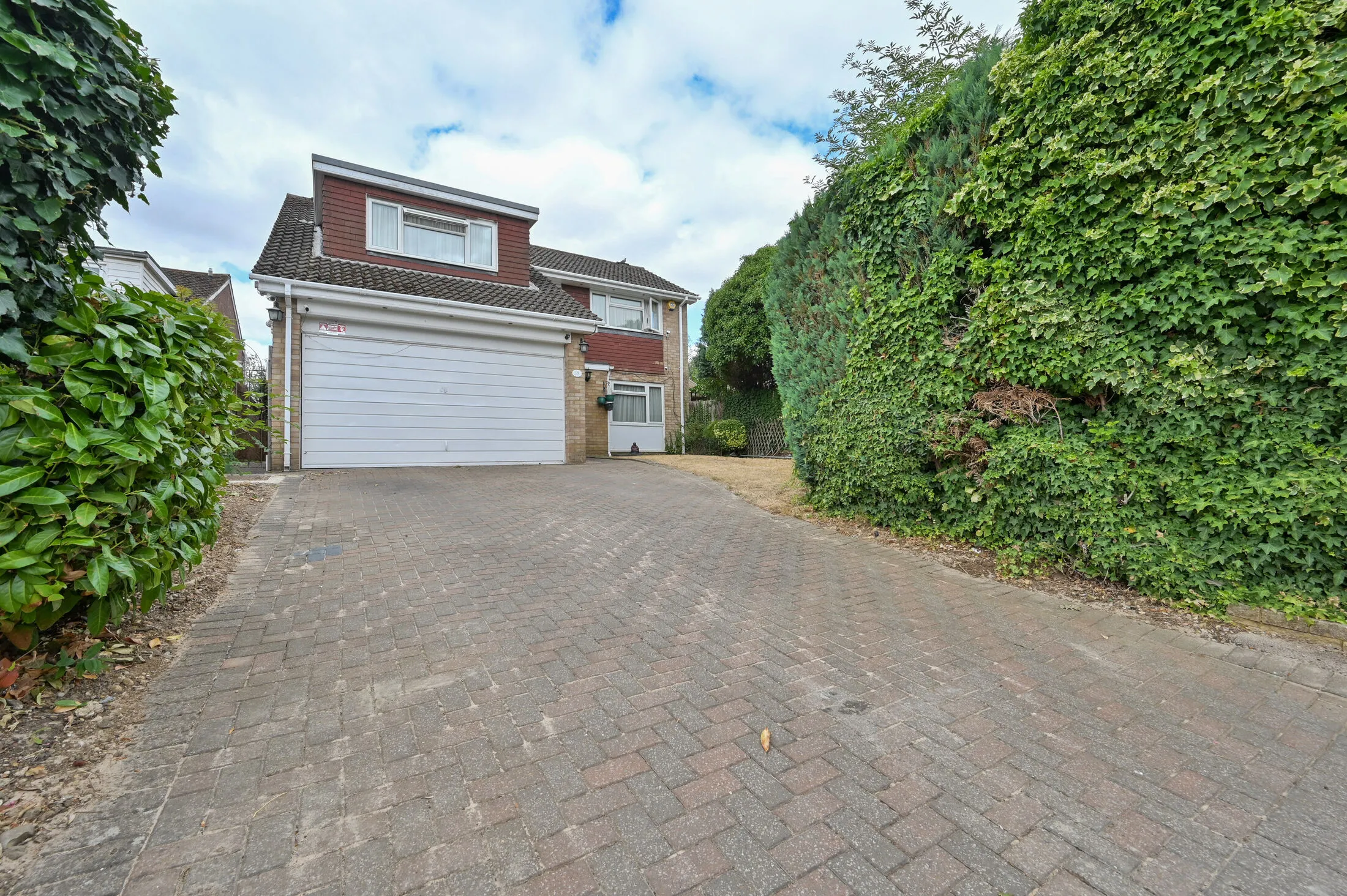 House Woodland Close in Dacorum
