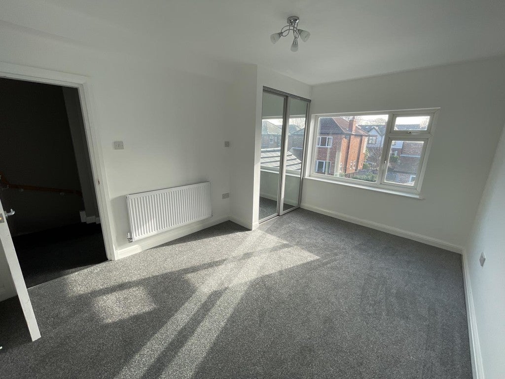 Flat Leicester Road in Trafford