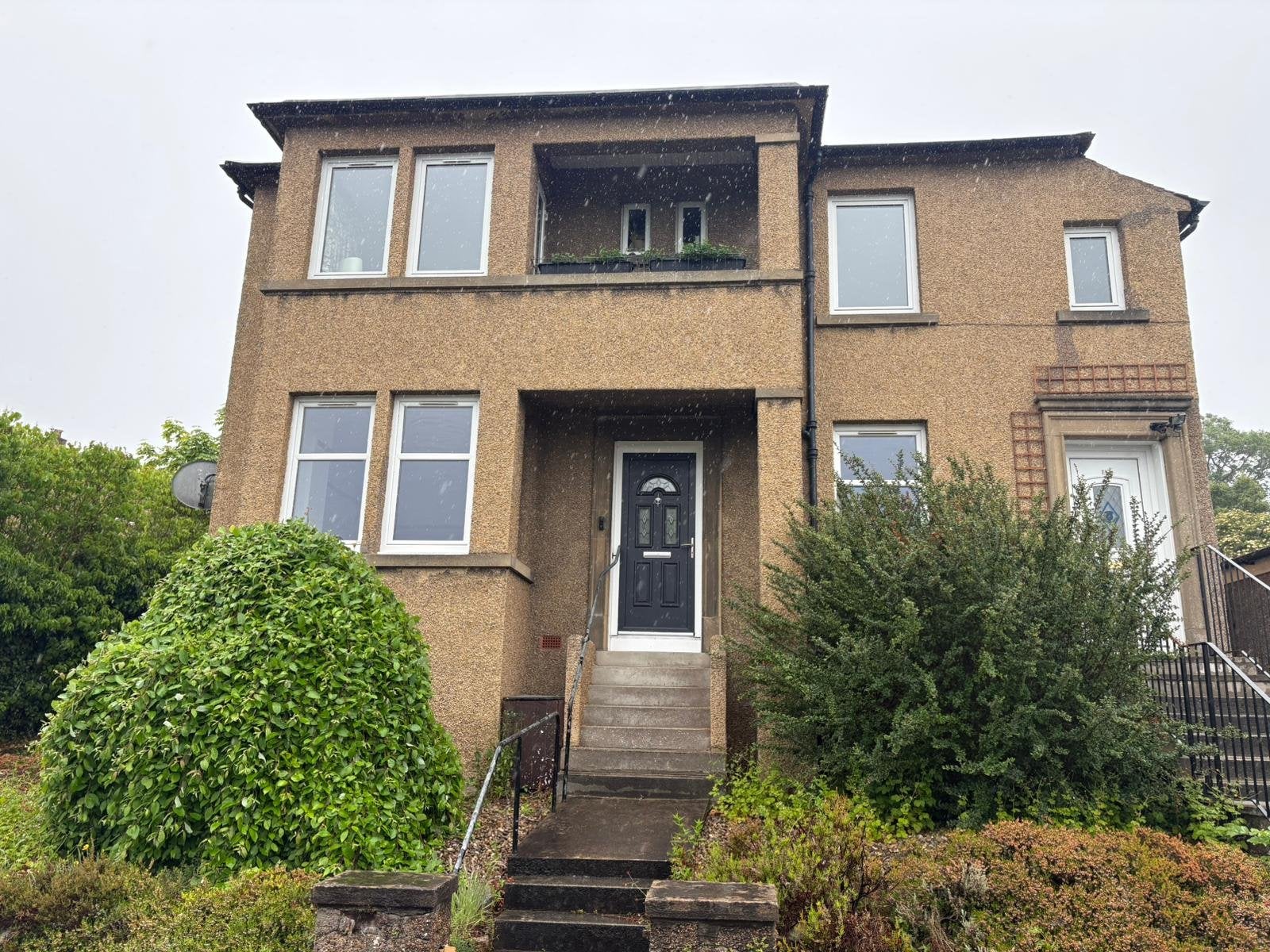 Flat Hailes Terrace in City of Edinburgh