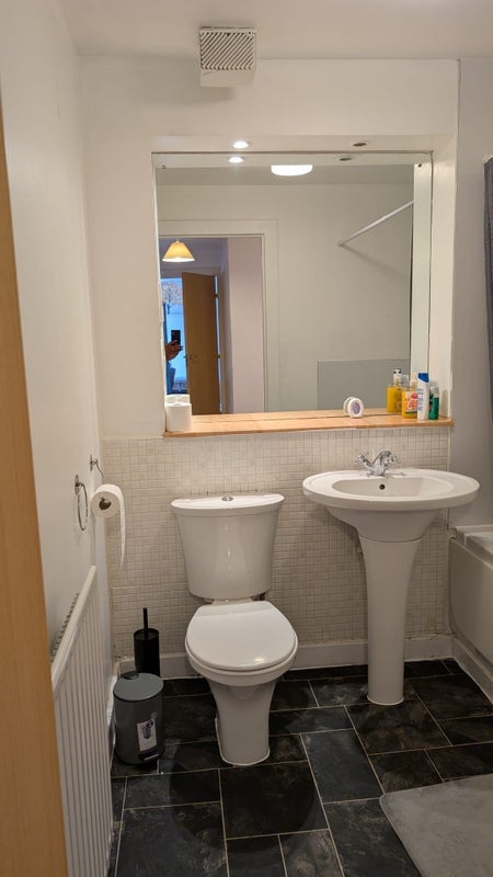 Flat Willowbrae Road in City of Edinburgh