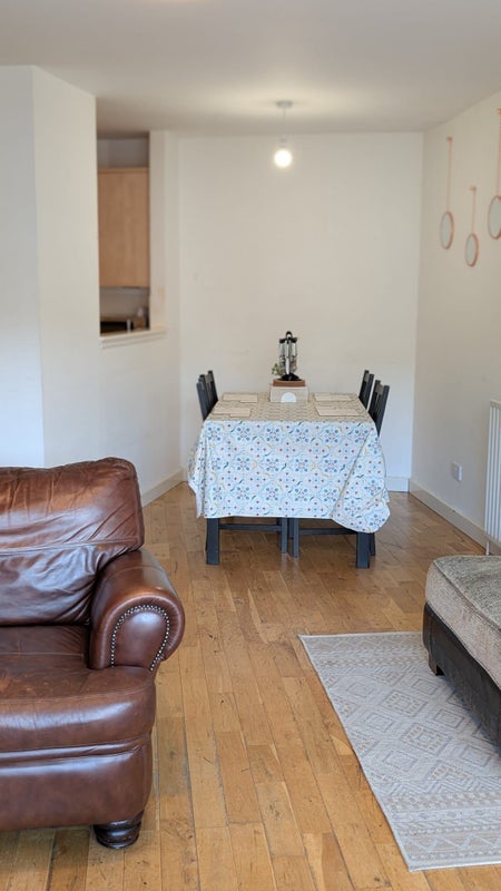 Flat Willowbrae Road in City of Edinburgh