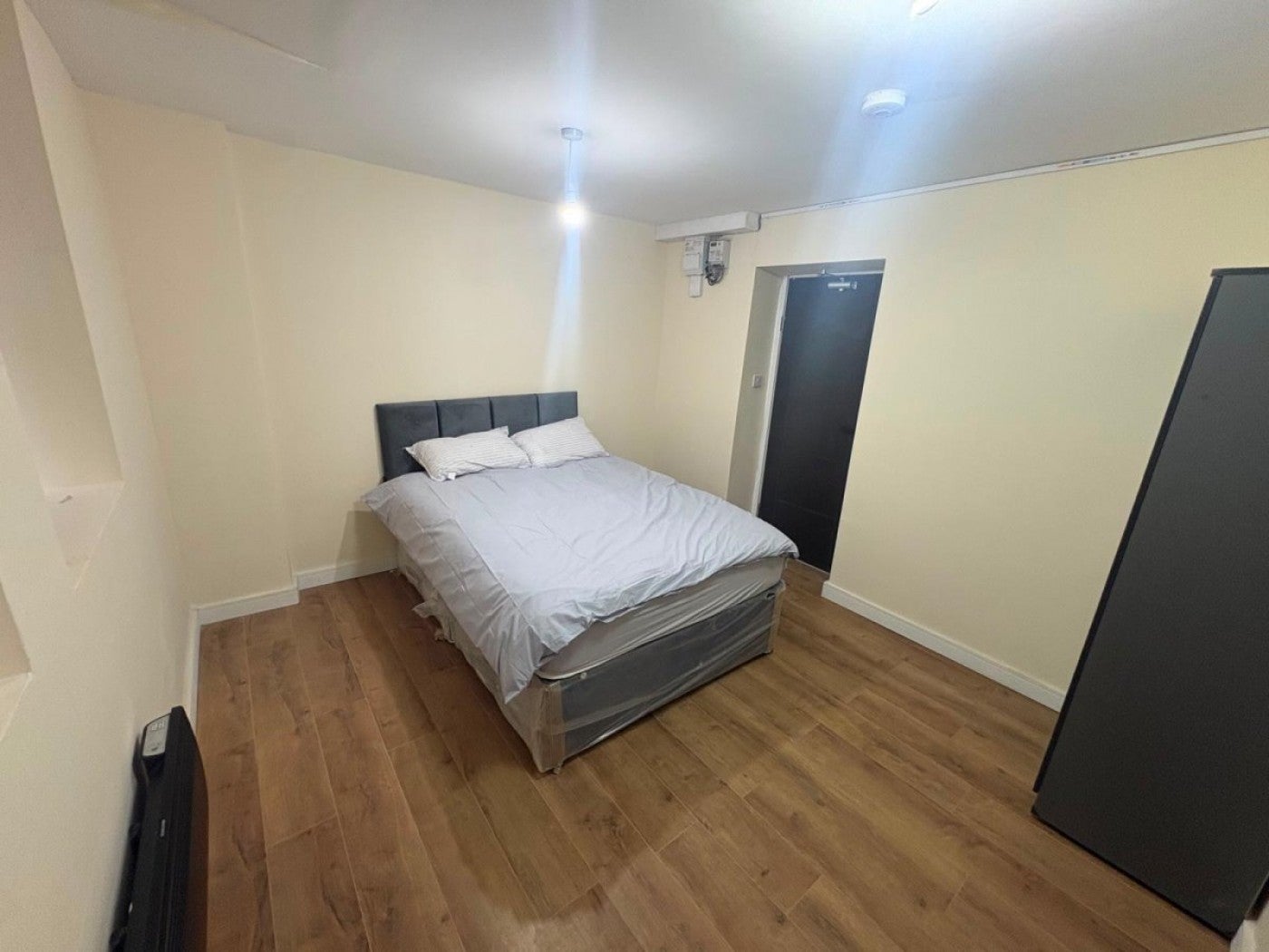Room Main Street in Doncaster