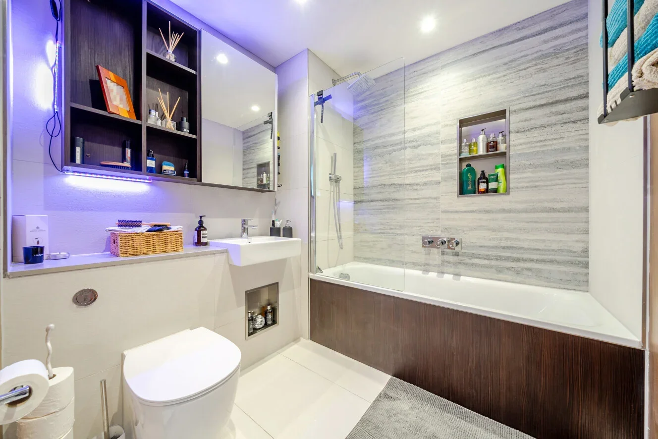 Flat Moulding Lane in Greater London