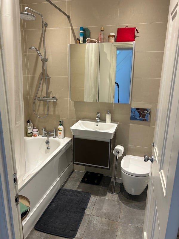 Room Lee High Road in Greater London