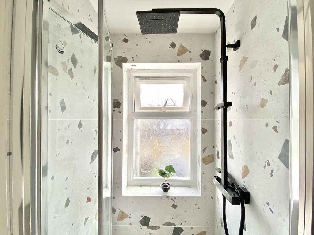 Flat Buxton Street in Greater London