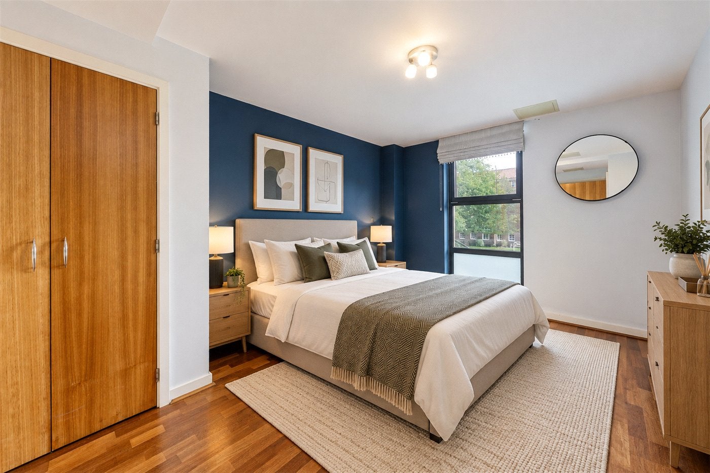Flat Scott Avenue in Greater London
