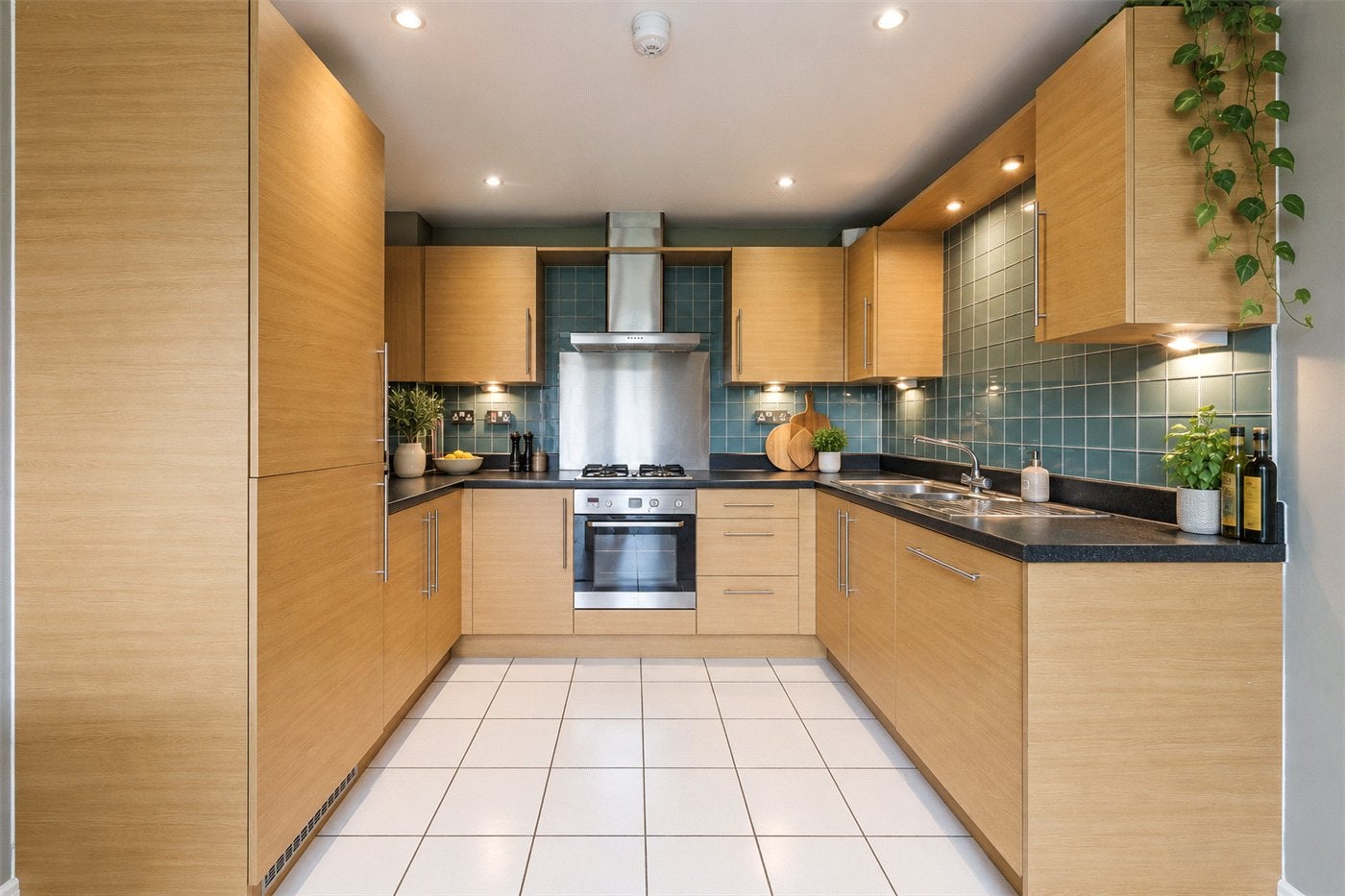 Flat Scott Avenue in Greater London