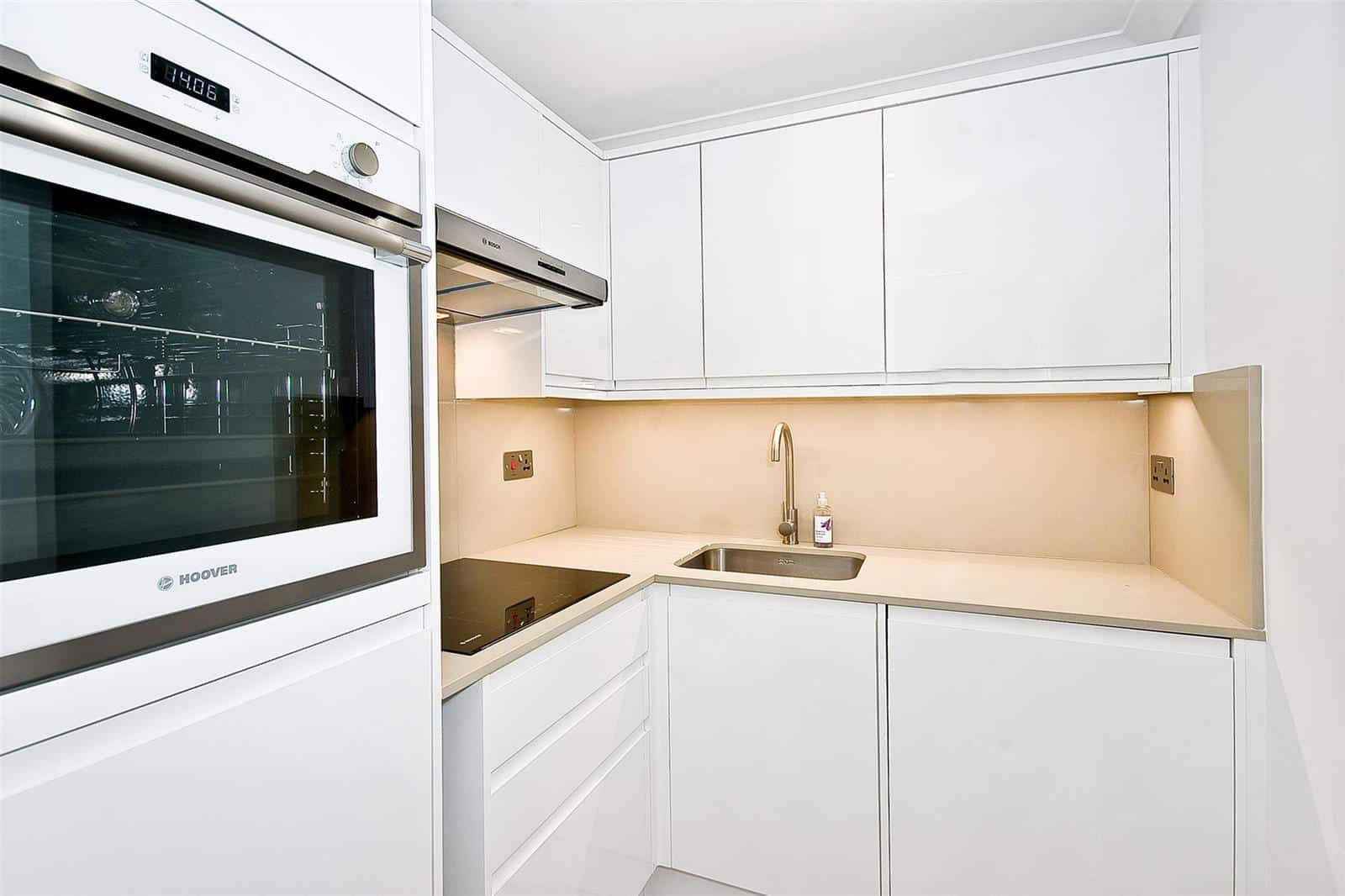 Flat Sydney Street in Greater London