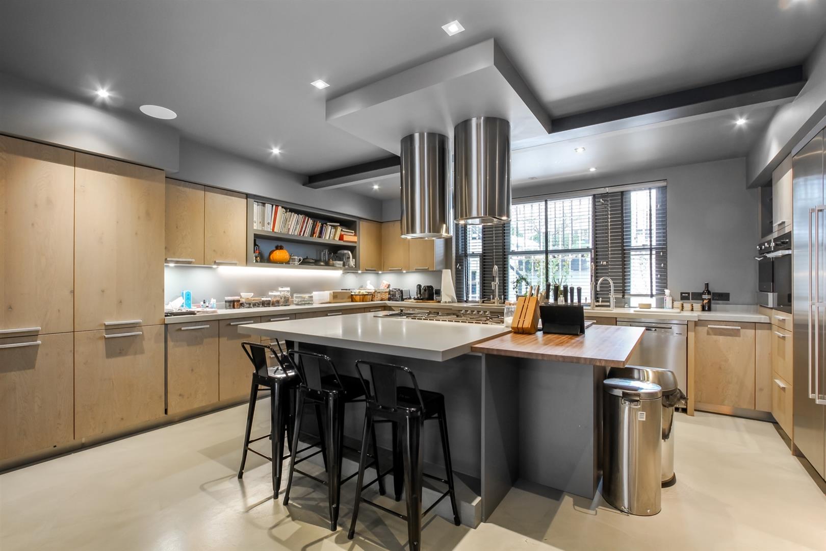 House Pembroke Gardens in Greater London