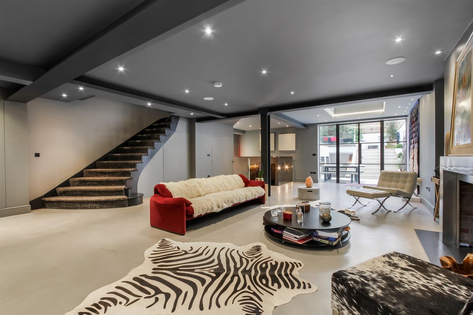 House Pembroke Gardens in Greater London
