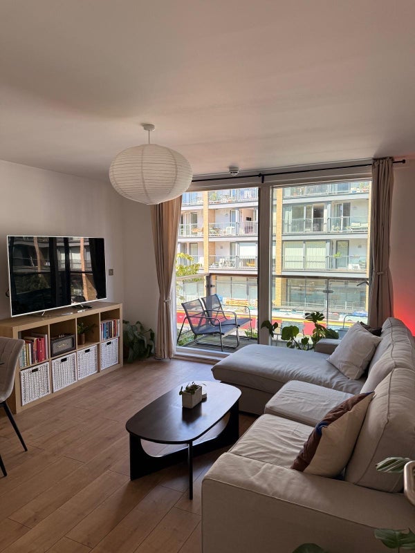Room Orsman Road in Greater London