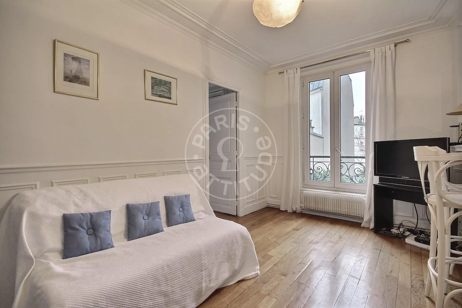 Flat Rue Lepic in Paris