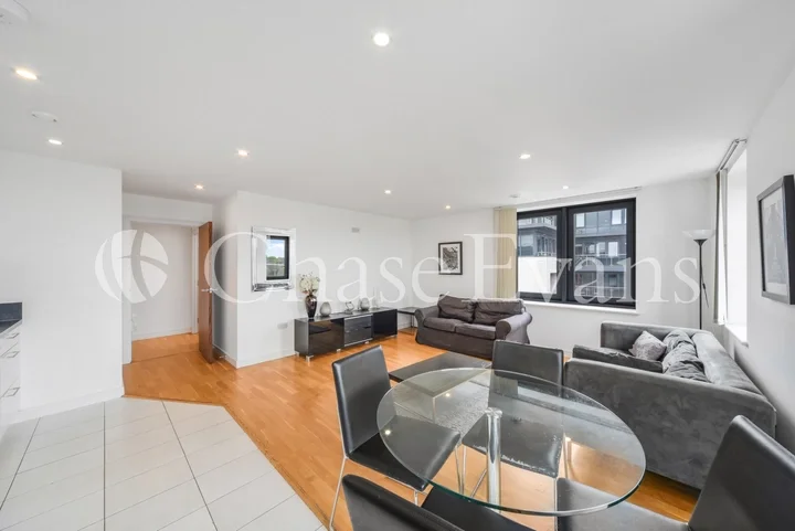 Flat Putney Hill in Greater London