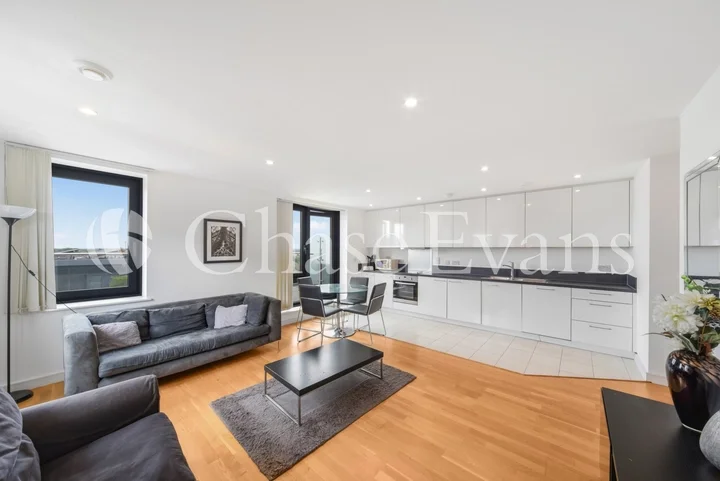 Flat Putney Hill in Greater London