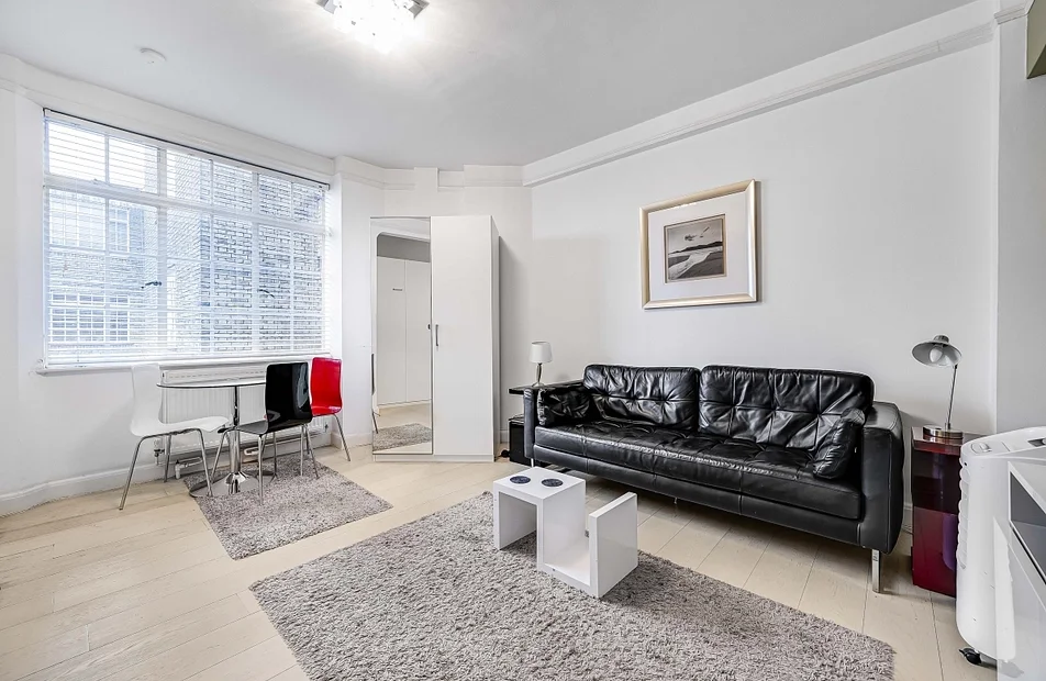 Flat Tavistock Square in Greater London