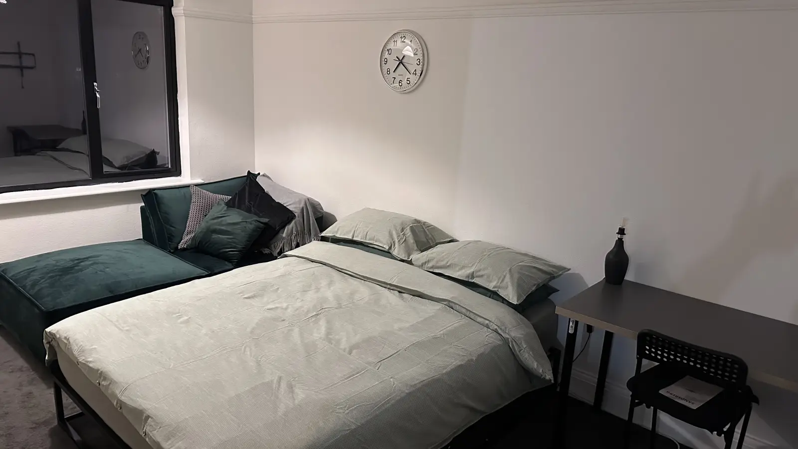 Flat Wollaton Road in Nottingham