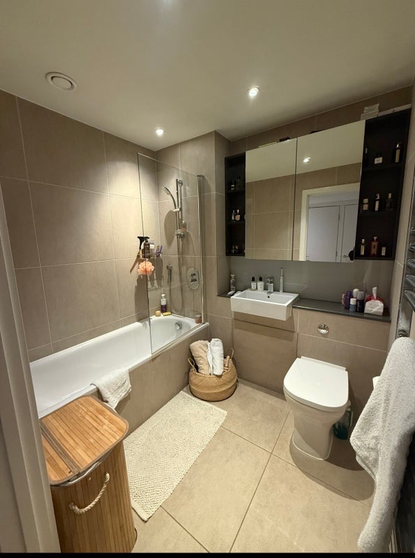 Room St. Gabriel Walk in Greater London