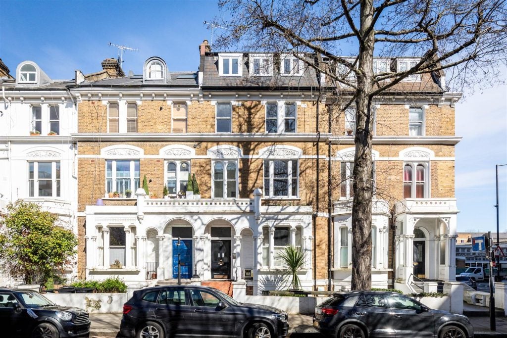 Flat Sinclair Road in Greater London