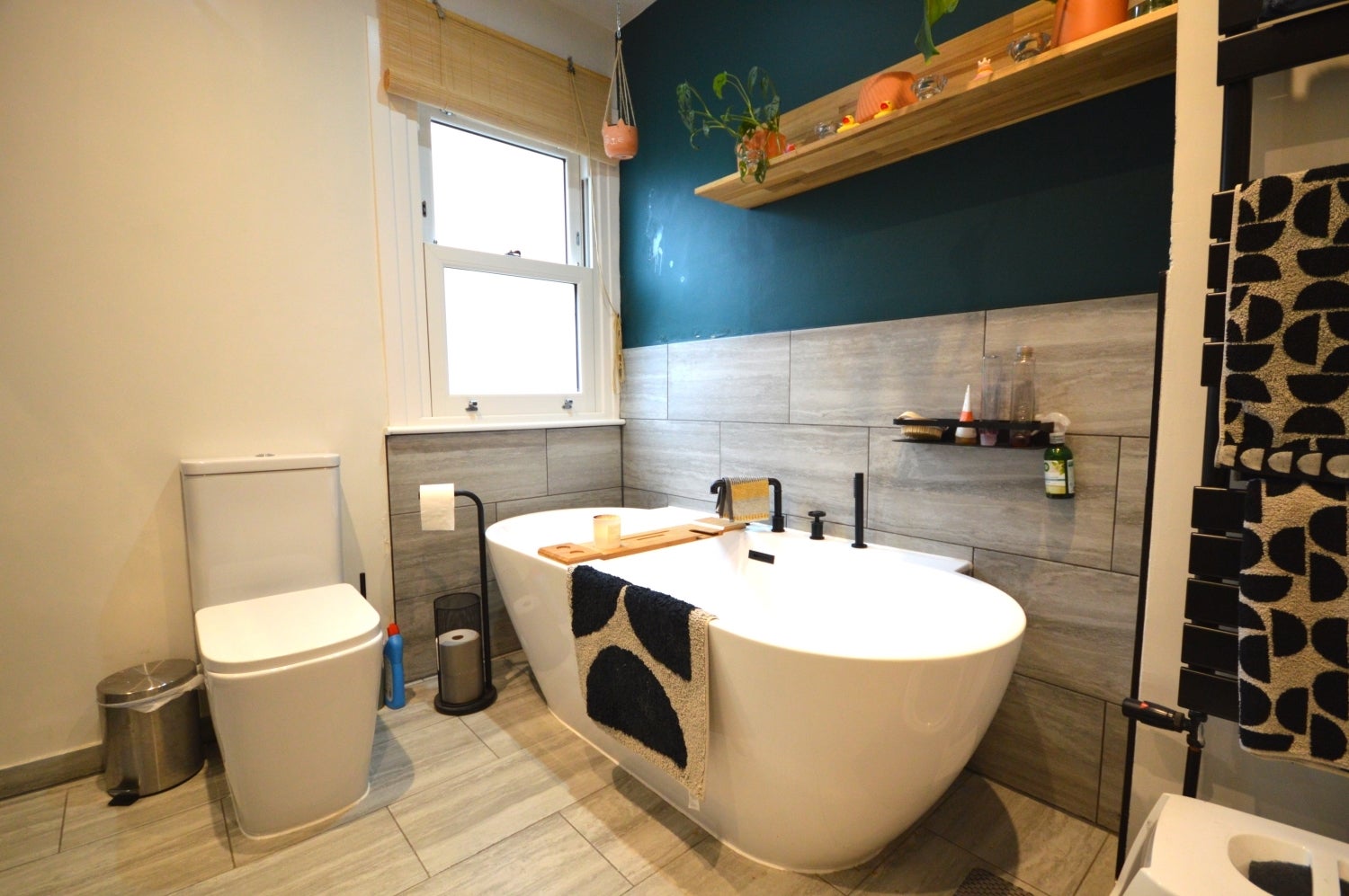 Flat Keppel Road in Greater London