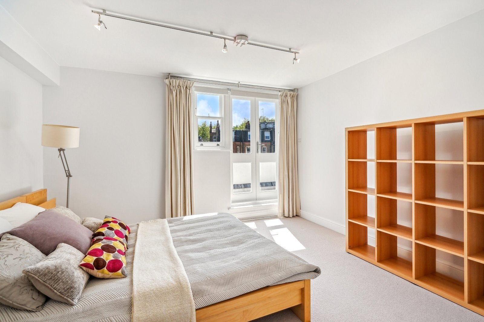 Flat Barkston Gardens in Greater London