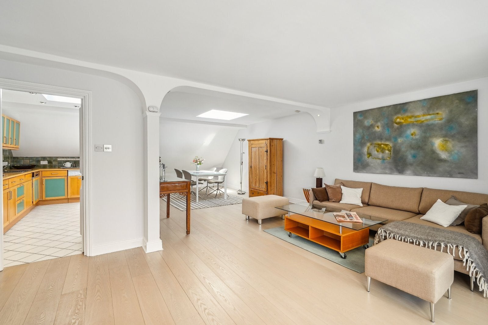 Flat Barkston Gardens in Greater London