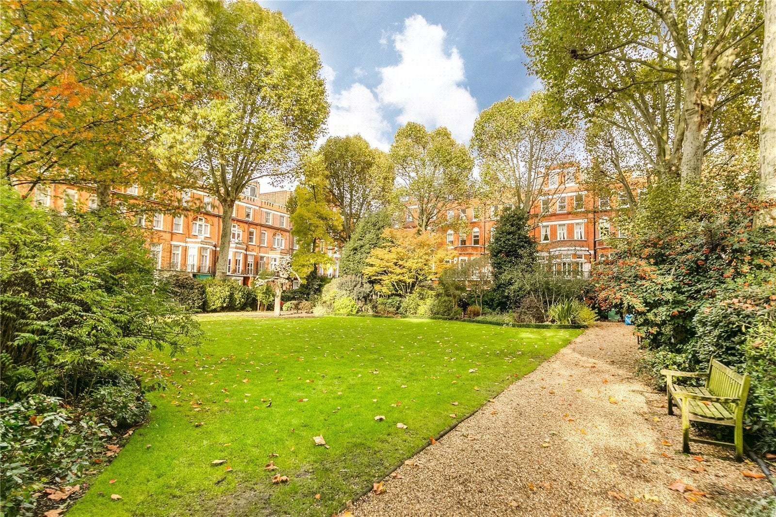 Flat Barkston Gardens in Greater London