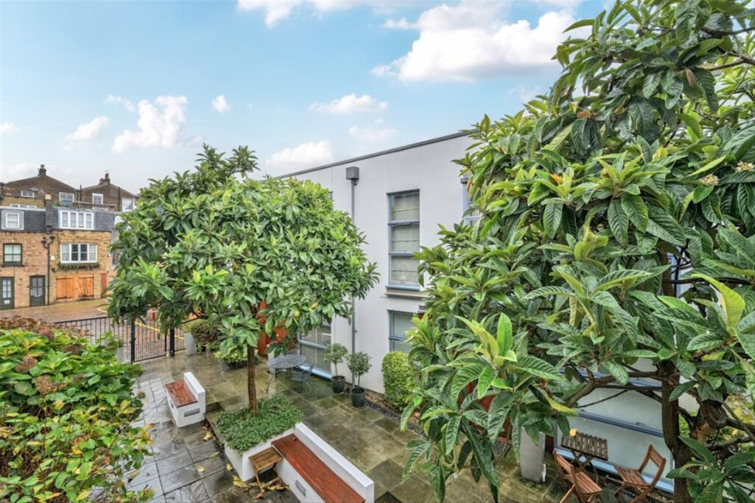 House Dunworth Mews in Greater London