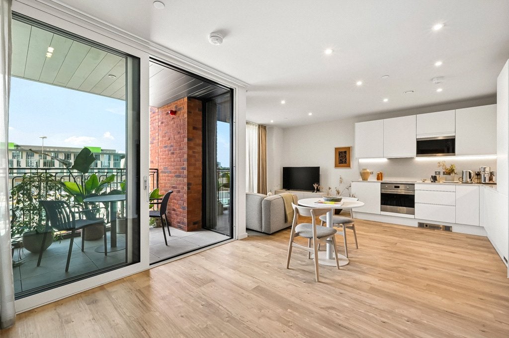 Flat Hebden Place in Greater London