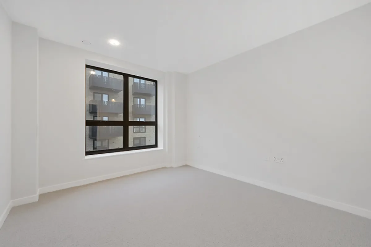 Flat Boston Road in Greater London