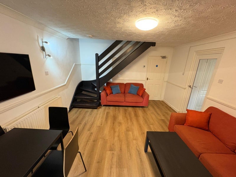 Room Staple Hill Road in Bristol