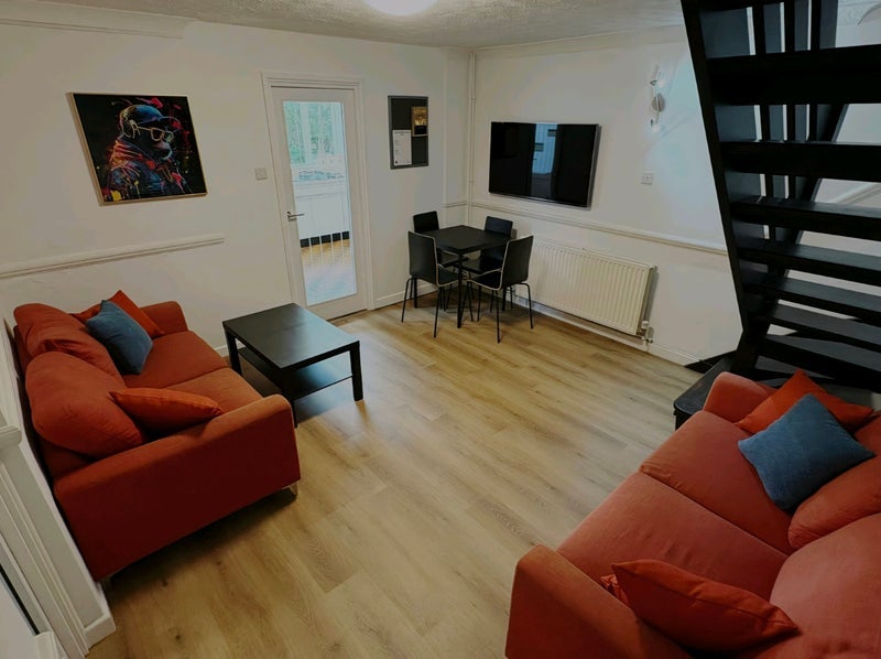 Room Staple Hill Road in Bristol