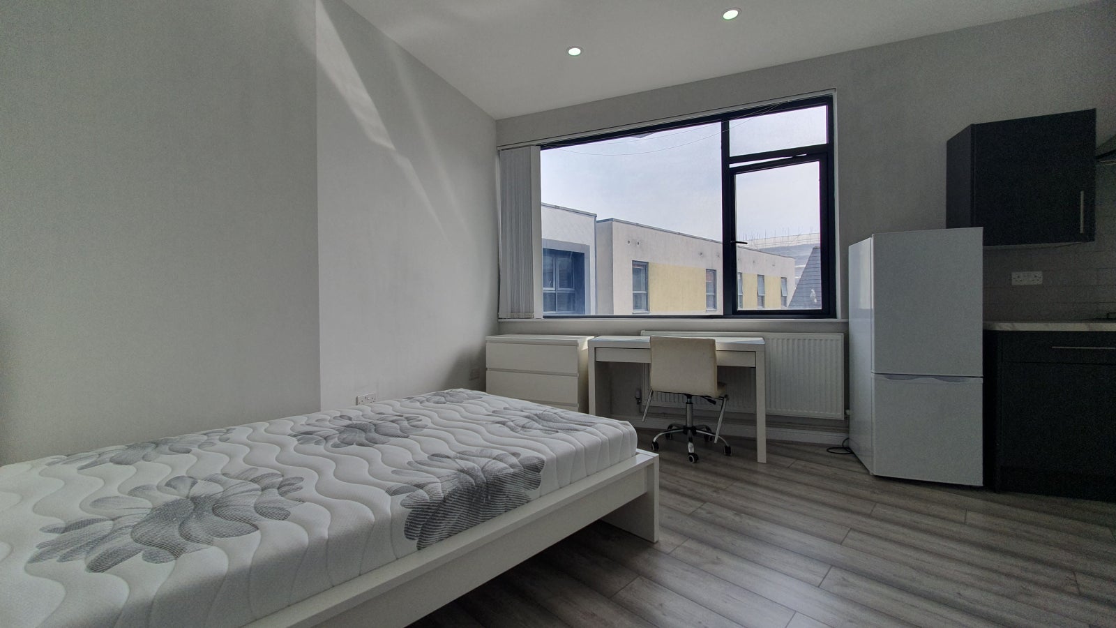 Room Castle Lane in Cardiff