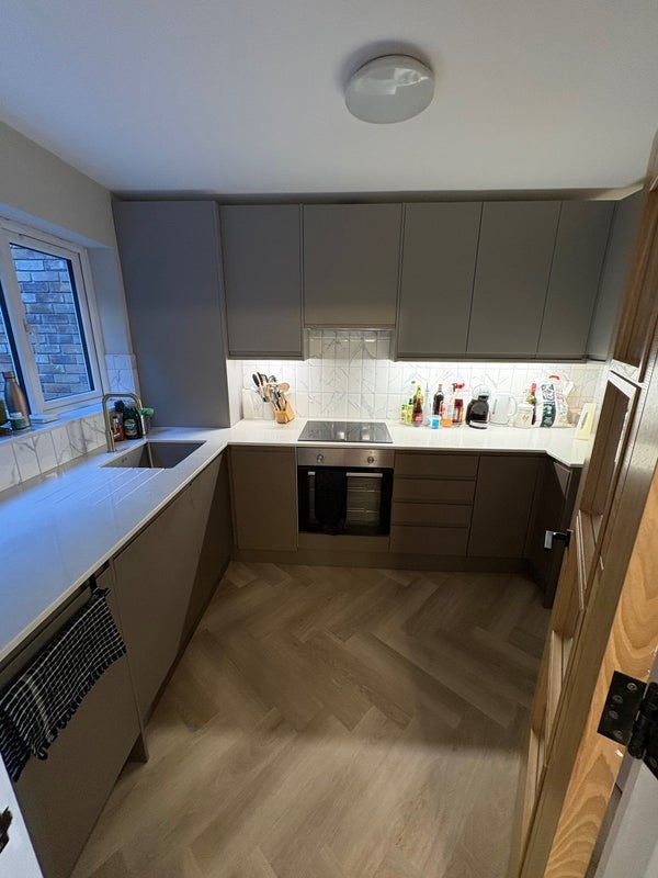Room Codrington Mews in Greater London