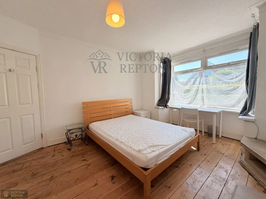 Room Fourth Avenue in Bristol