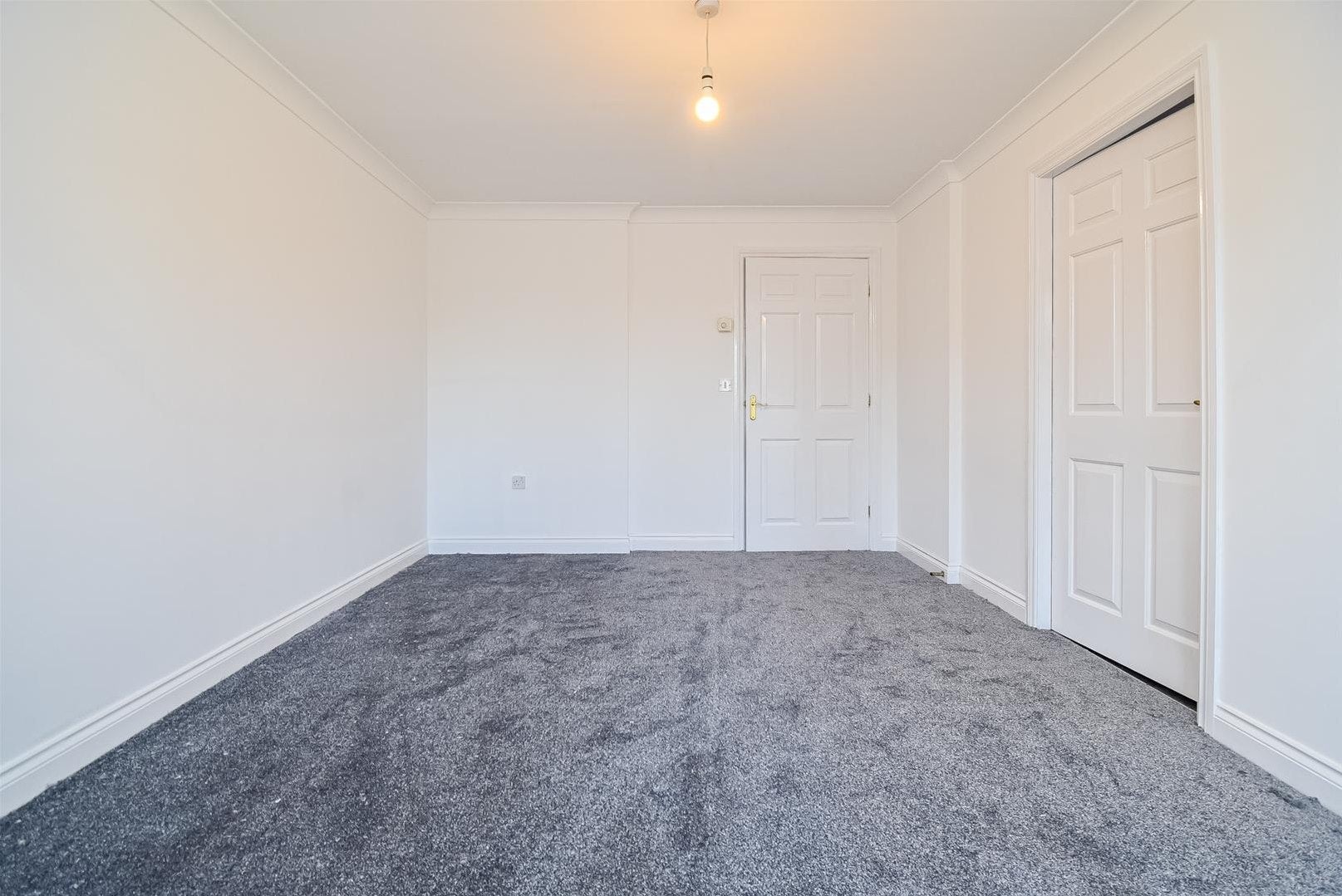 Flat Princes Gate in Wakefield