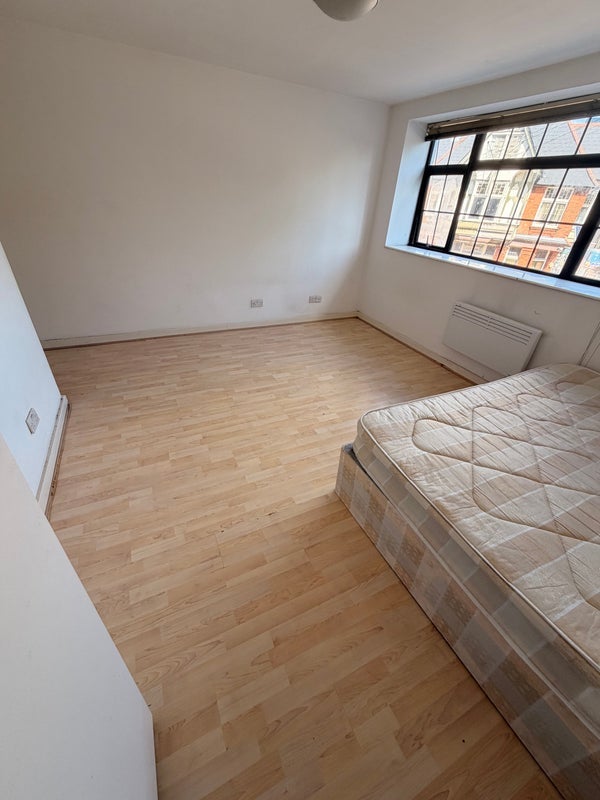Room Shernhall Street in Greater London