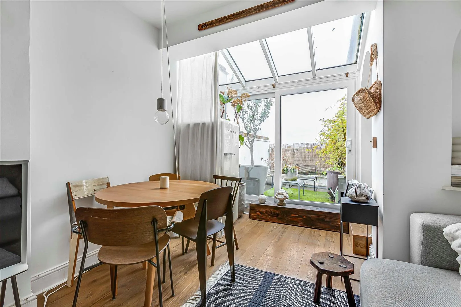 Flat Upper Richmond Road West in Greater London