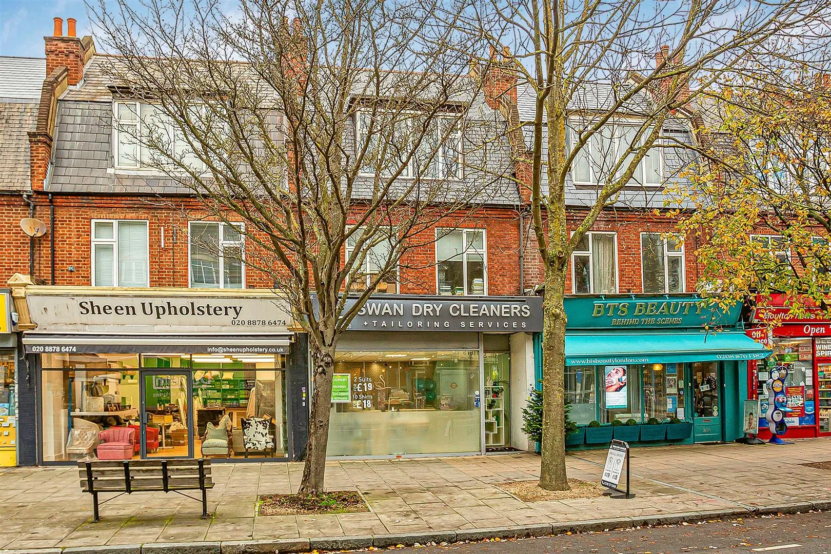 Flat Upper Richmond Road West in Greater London