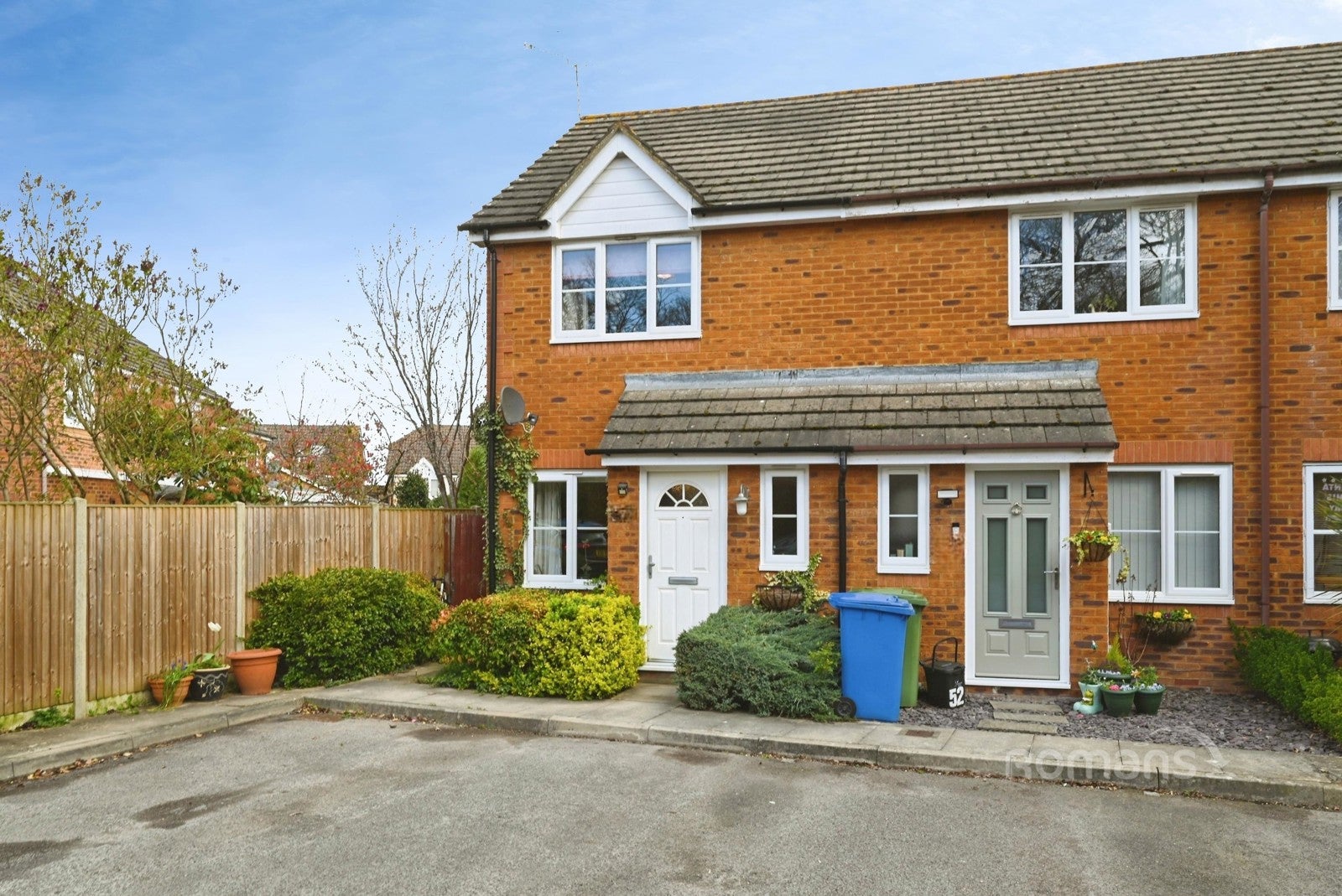 House Dunford Place in Binfield