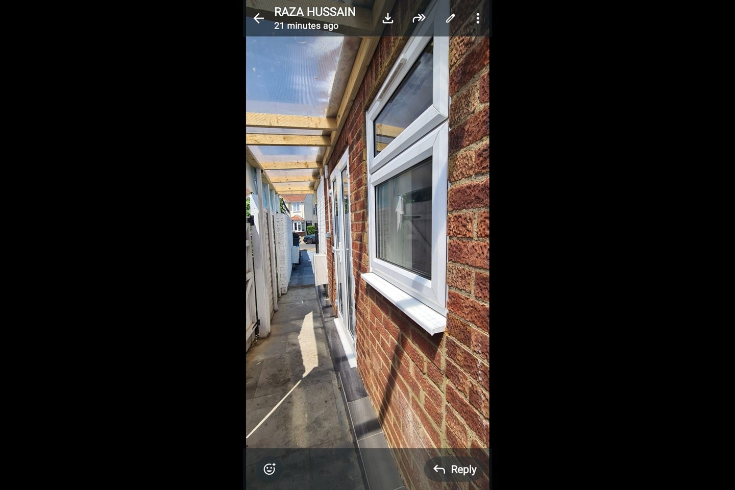 Flat Hinton Avenue in Greater London