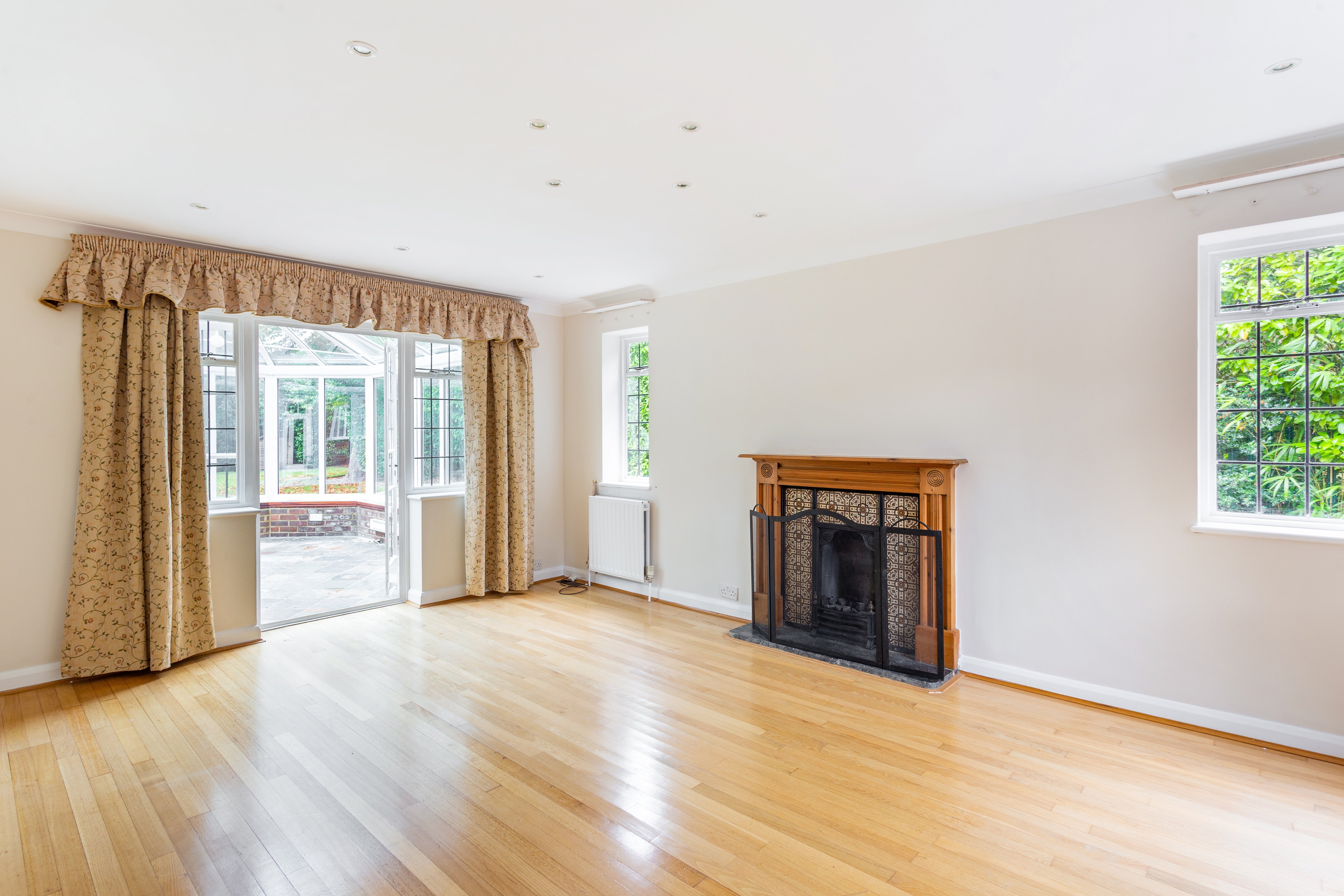 House Granville Close in Elmbridge