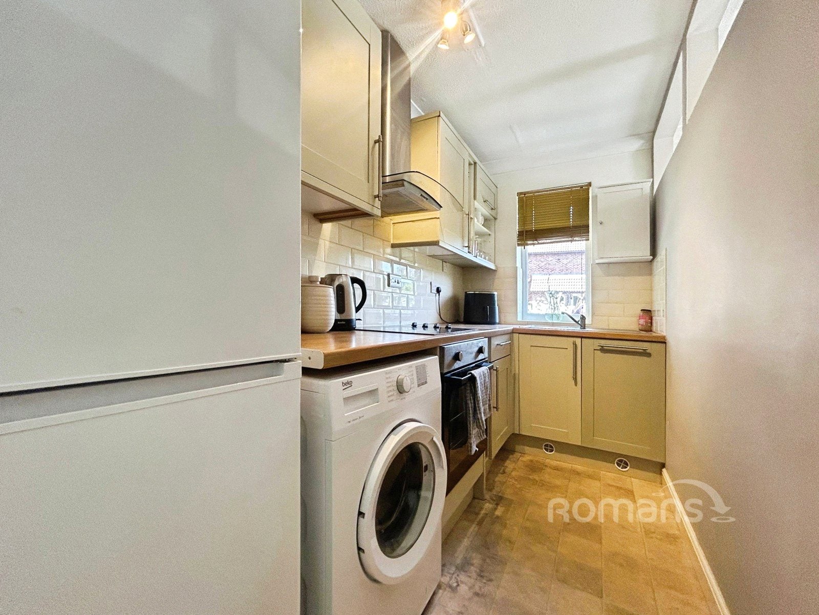 Flat Vesey Close in Rushmoor