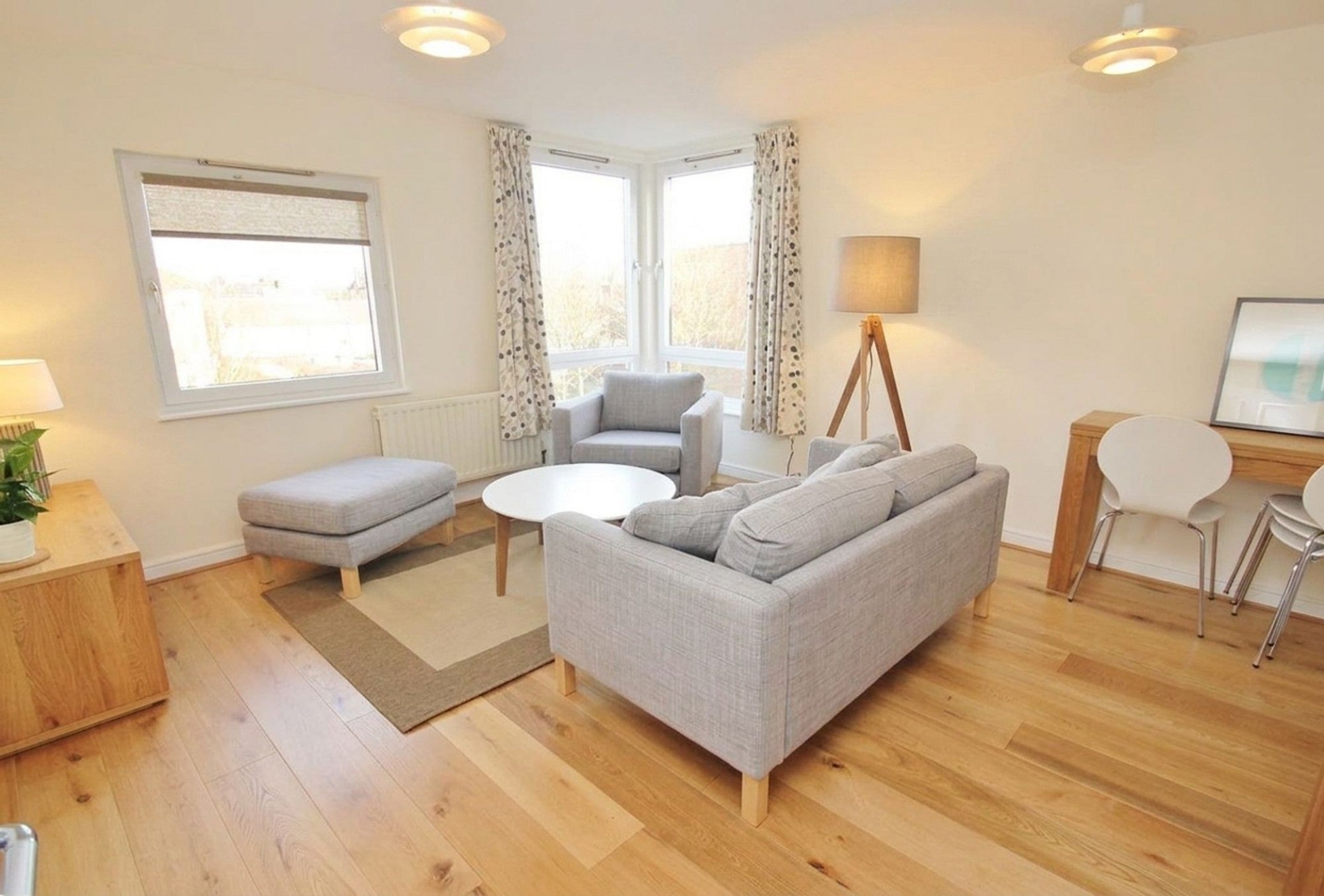 Flat Crown Close in Greater London