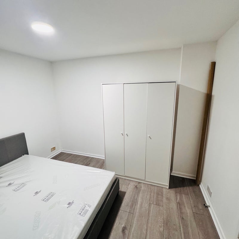 Room Rushetts Road in Crawley