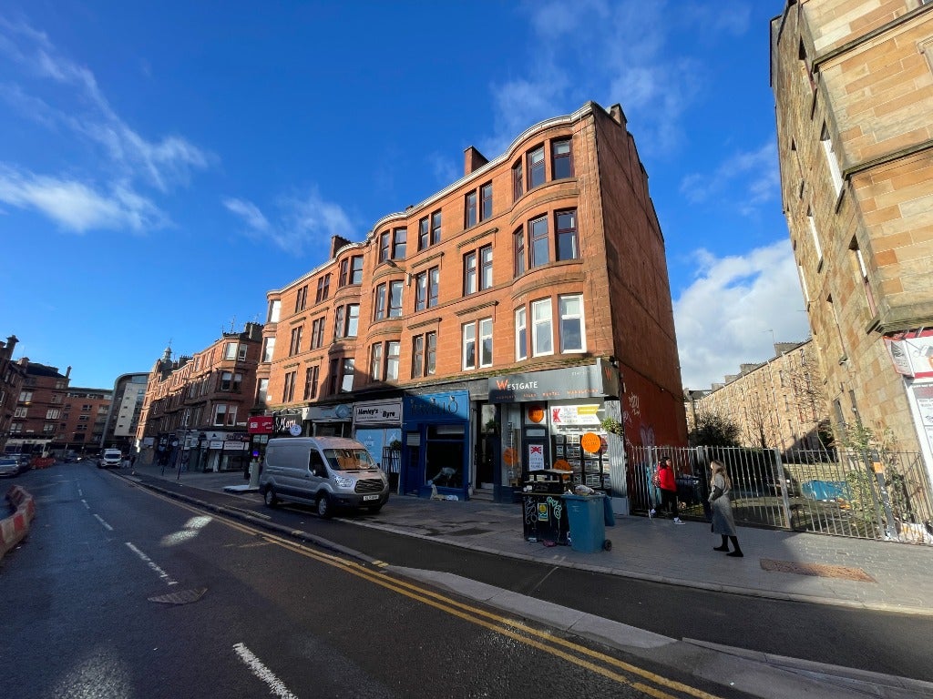 Flat Byres Road in Glasgow