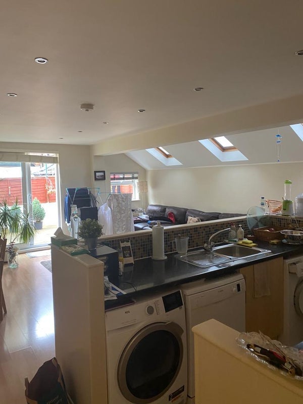 Flat Collingbourne Road in Greater London