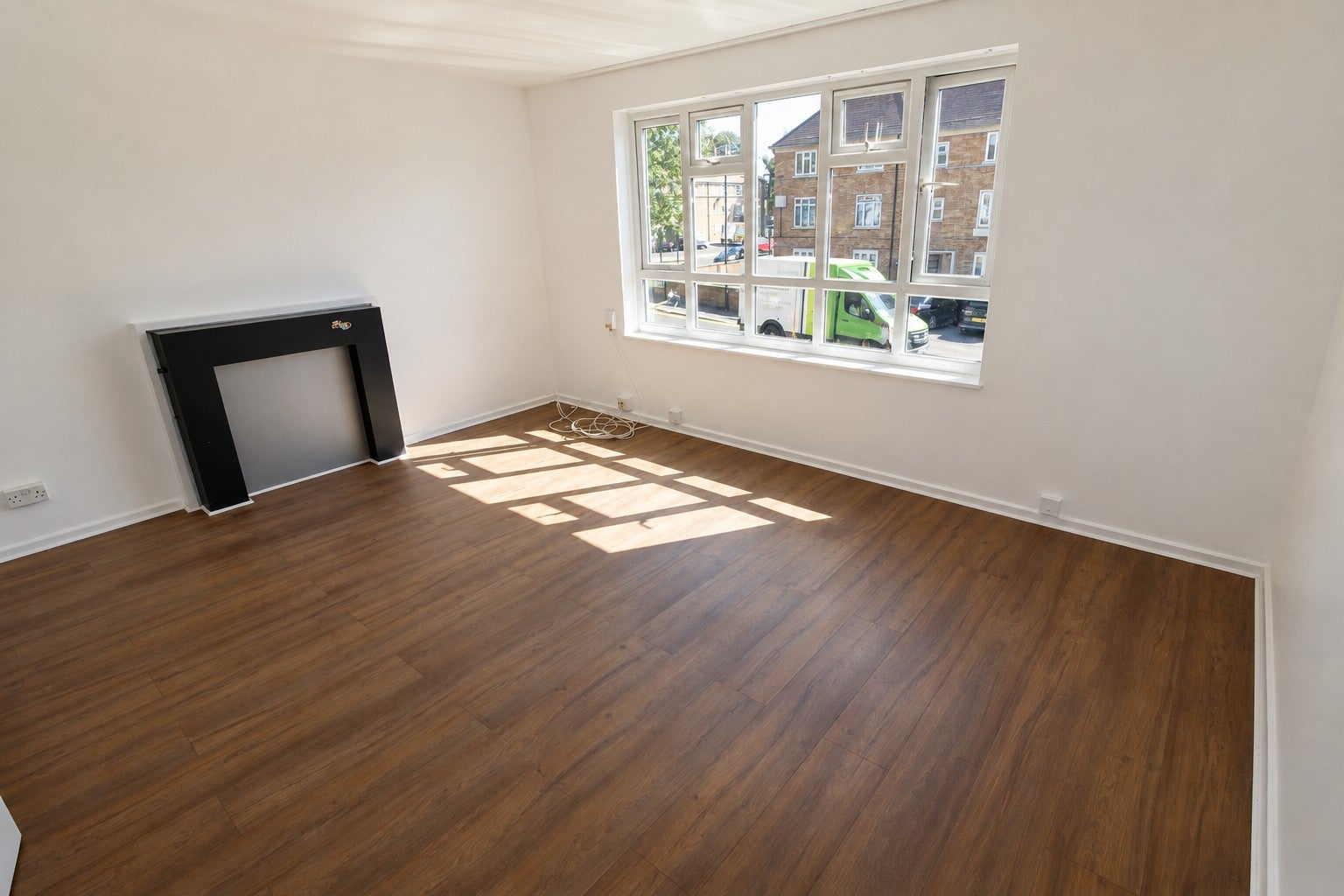 Flat Lancaster Road in Greater London