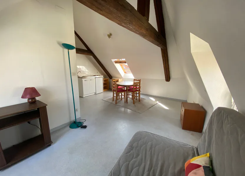 Chambre Rue Mazelle à Metz
