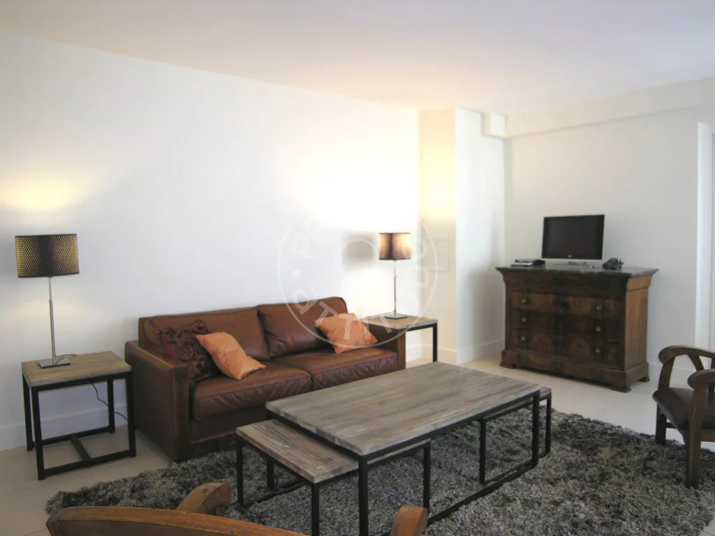 Flat Rue Notre-Dame-des-Victoires in Paris